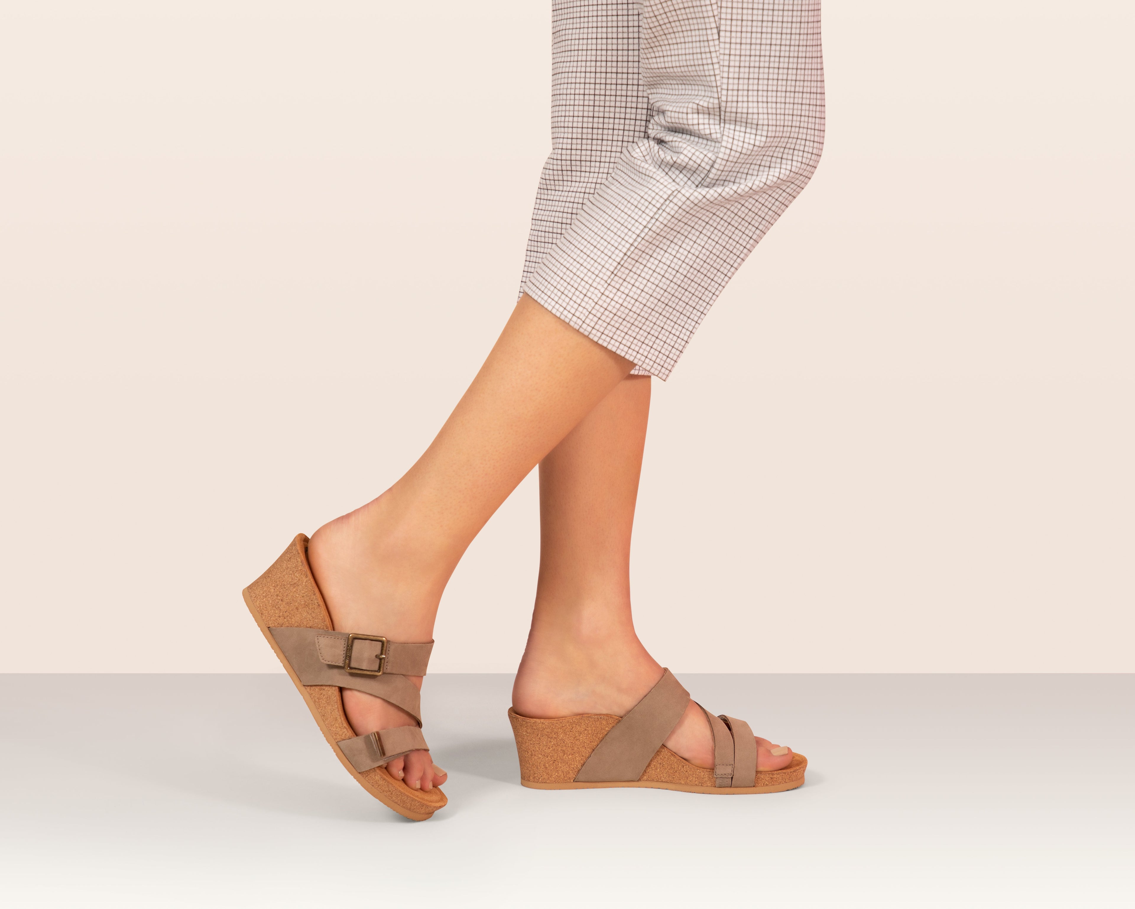 Kimmy Arch Support Wedge - Ivory