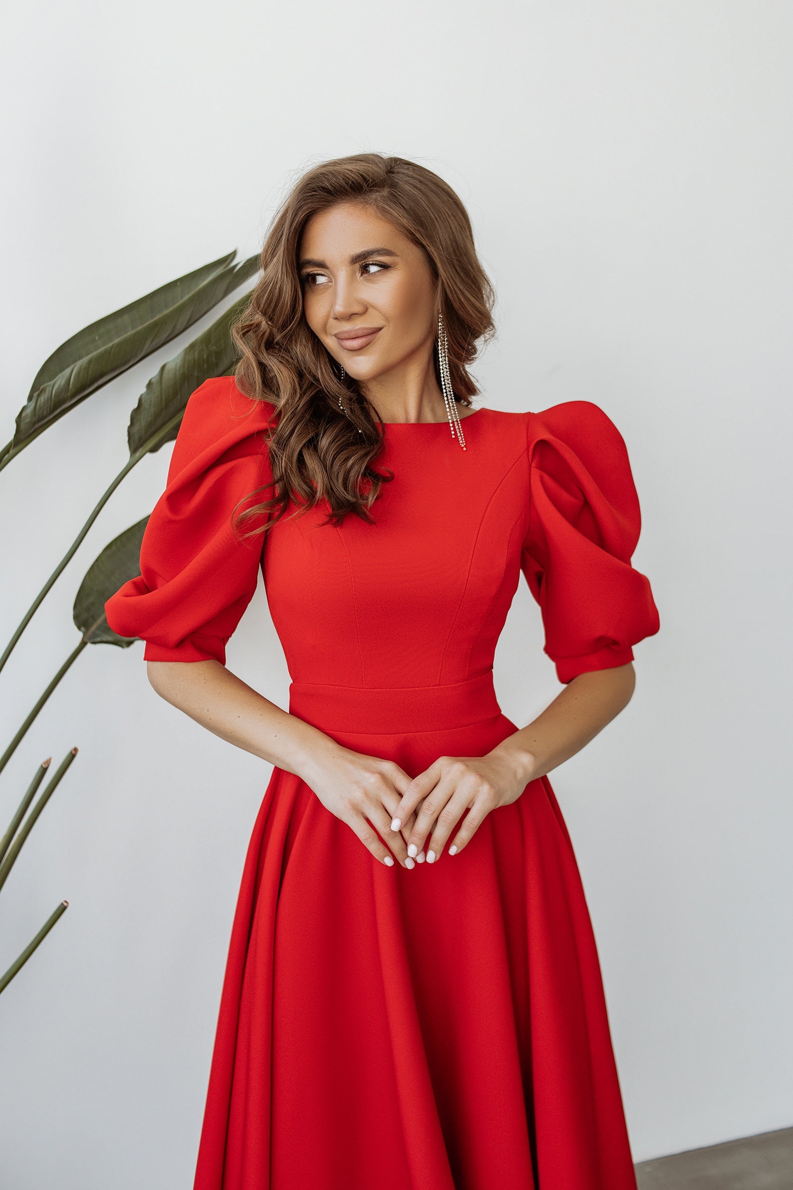 Red Backless Puff-Sleeve Midi Dress