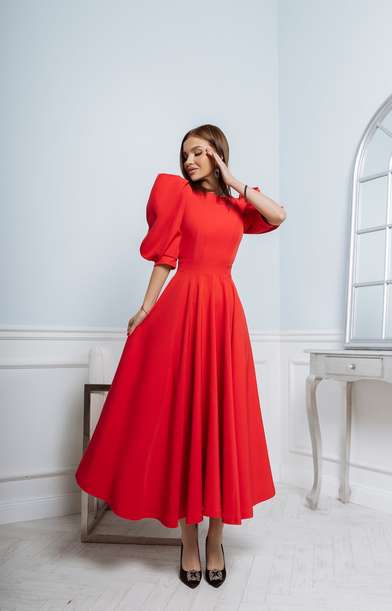Red Backless Puff-Sleeve Midi Dress