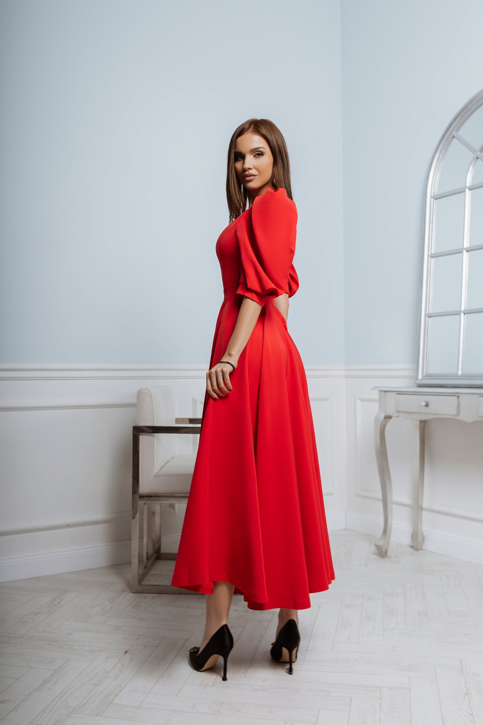 Red Backless Puff-Sleeve Midi Dress