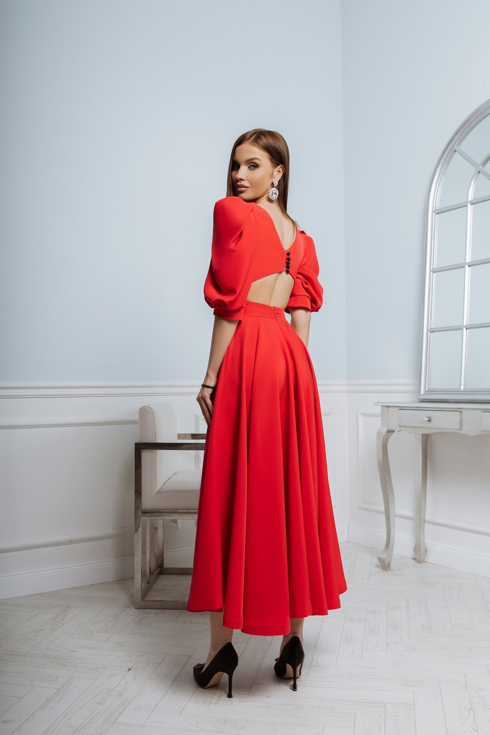 Red Backless Puff-Sleeve Midi Dress