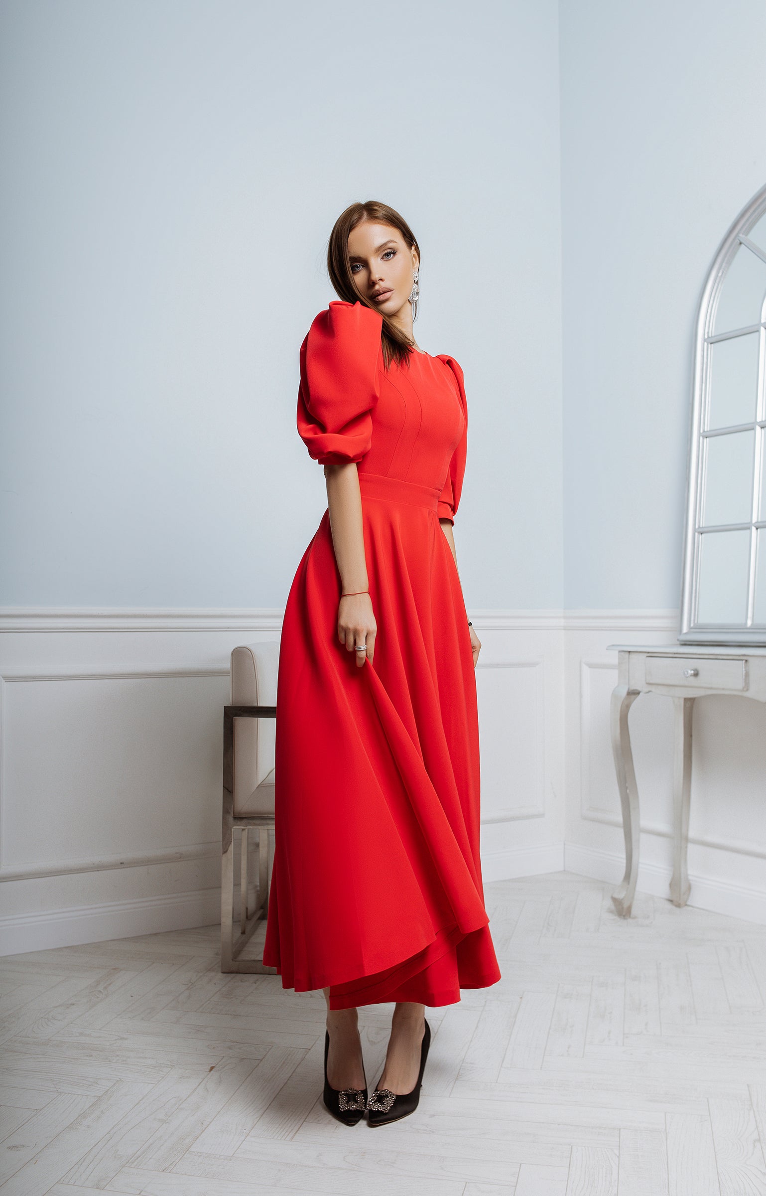 Red Backless Puff-Sleeve Midi Dress