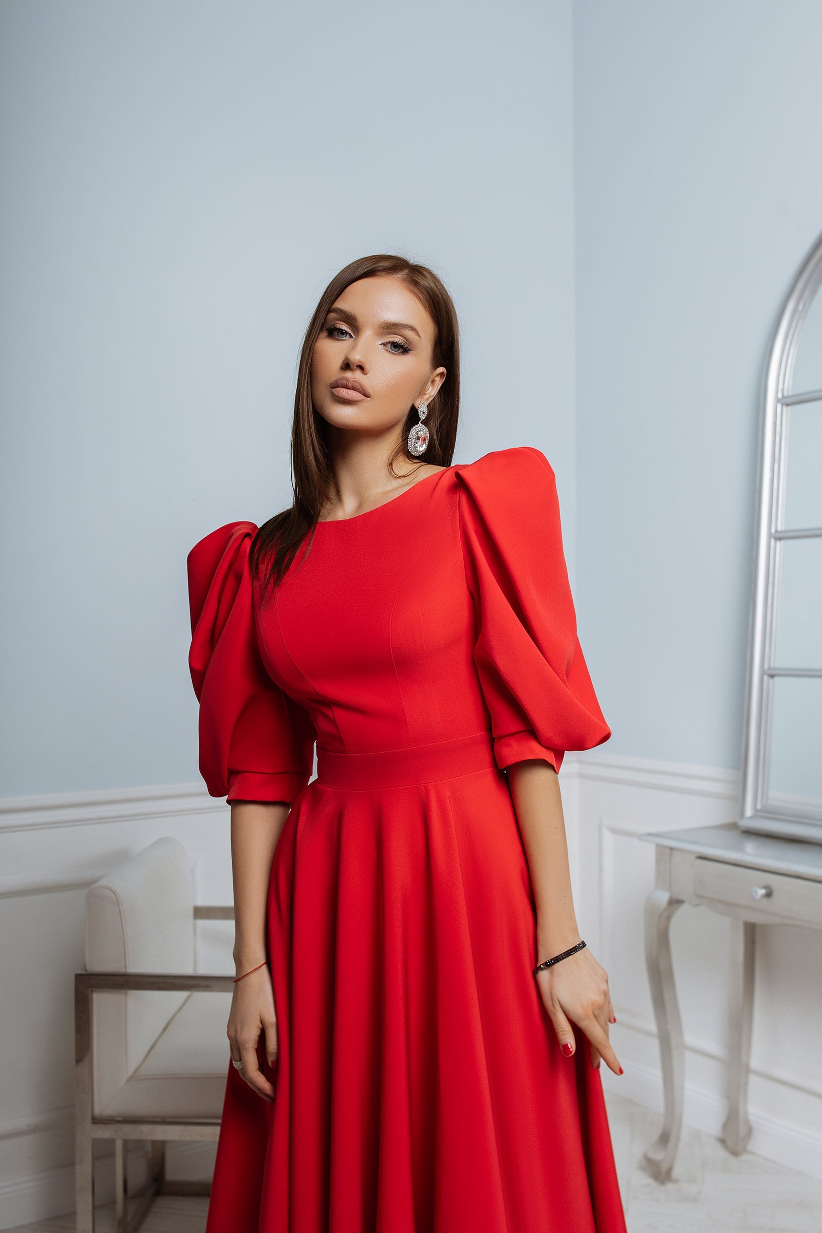 Red Backless Puff-Sleeve Midi Dress