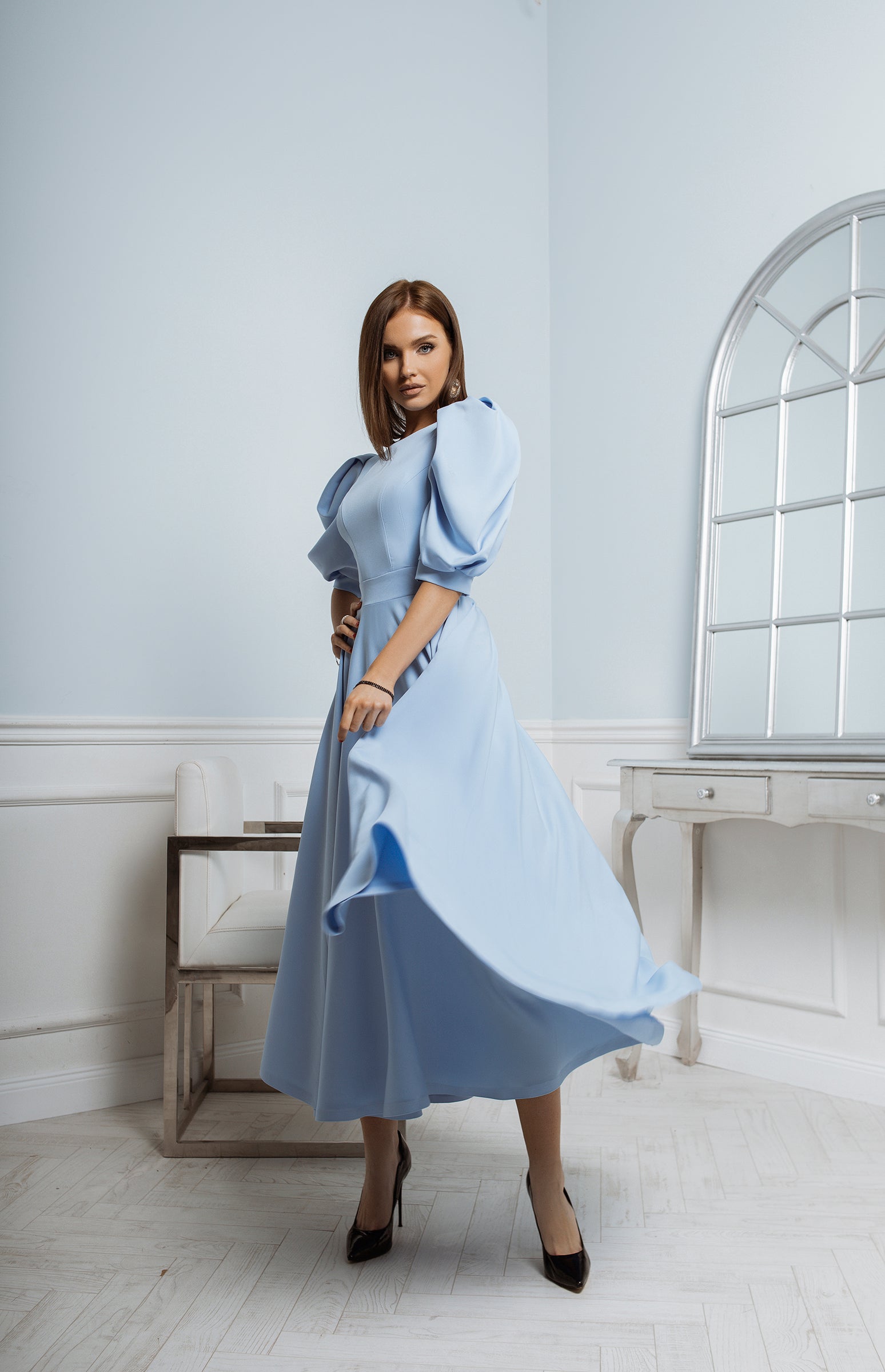Sky-Blue Backless Puff-Sleeve Midi Dress