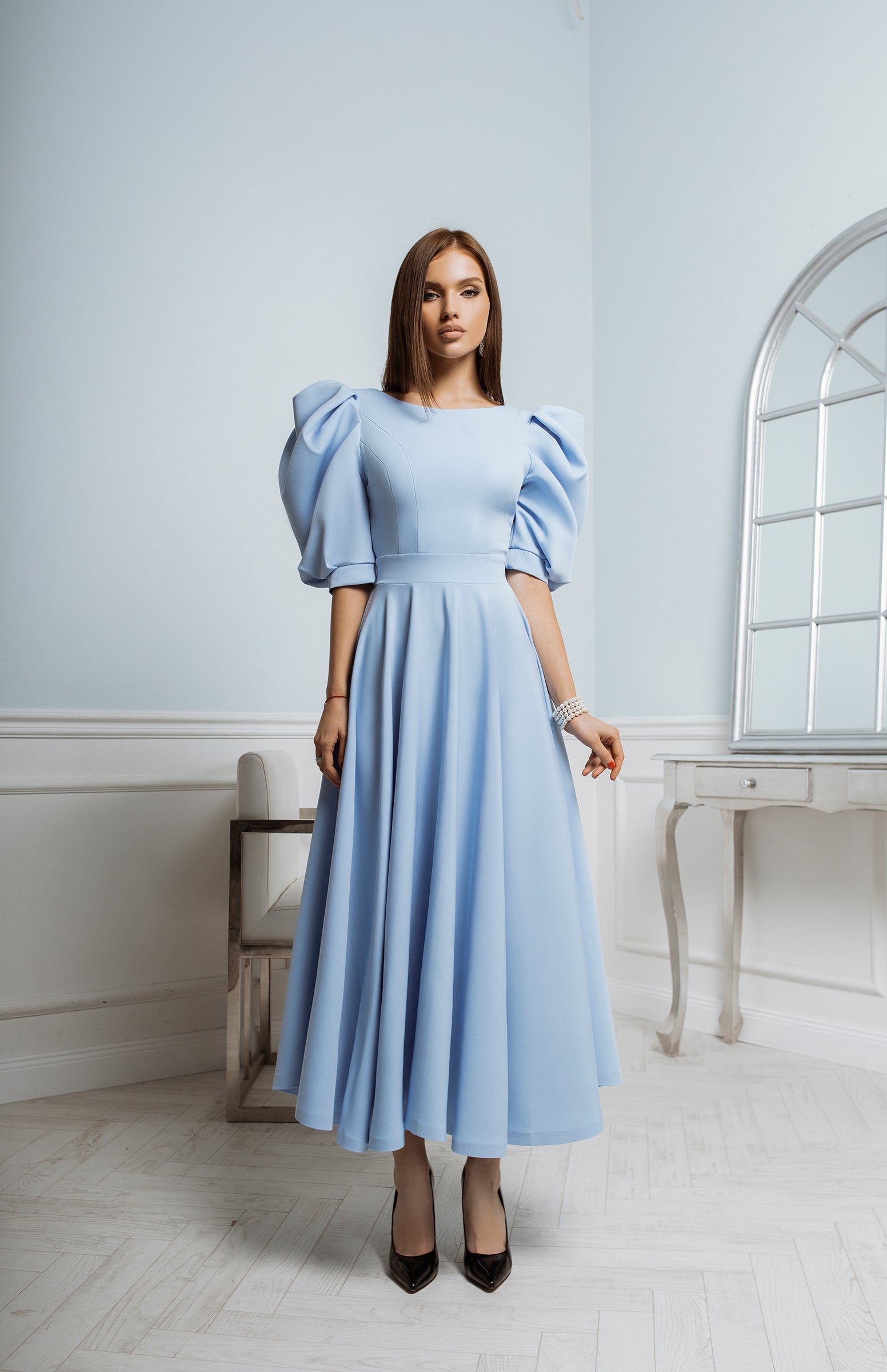 Sky-Blue Backless Puff-Sleeve Midi Dress