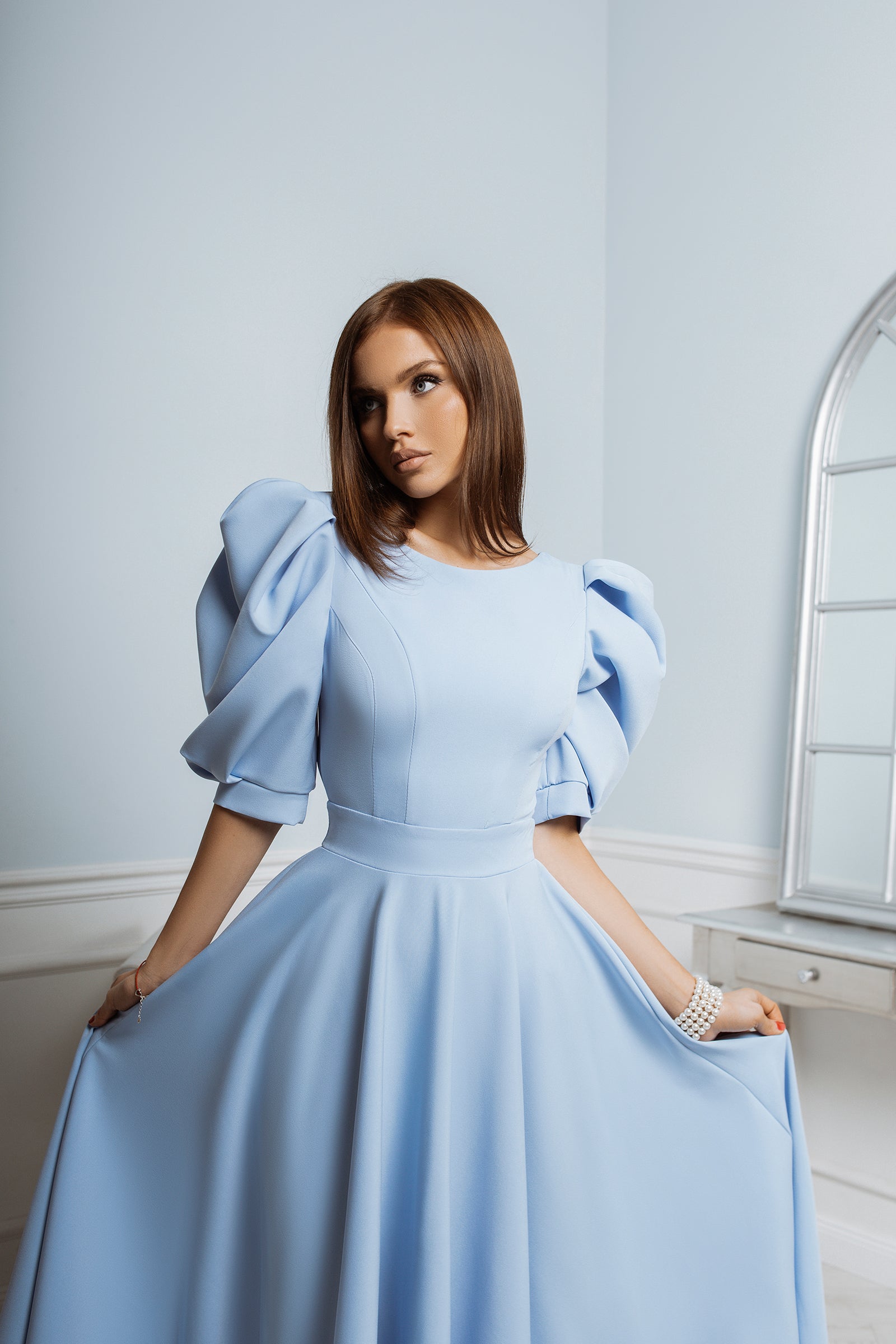 Sky-Blue Backless Puff-Sleeve Midi Dress